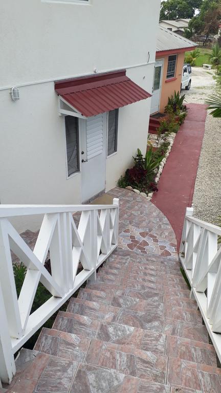Haven House Apartments Christ Church Esterno foto