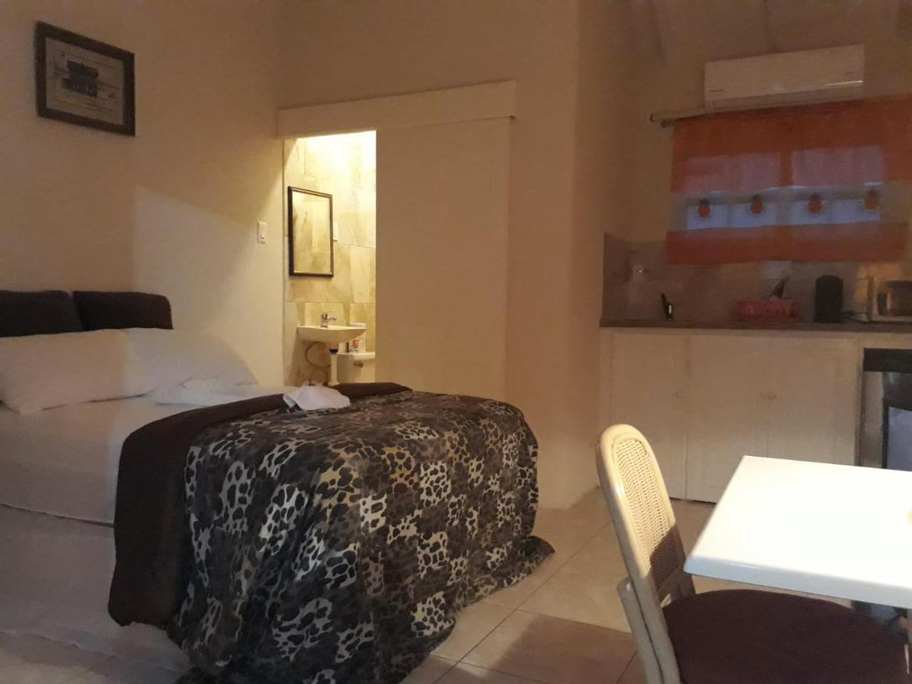 Haven House Apartments Christ Church Esterno foto