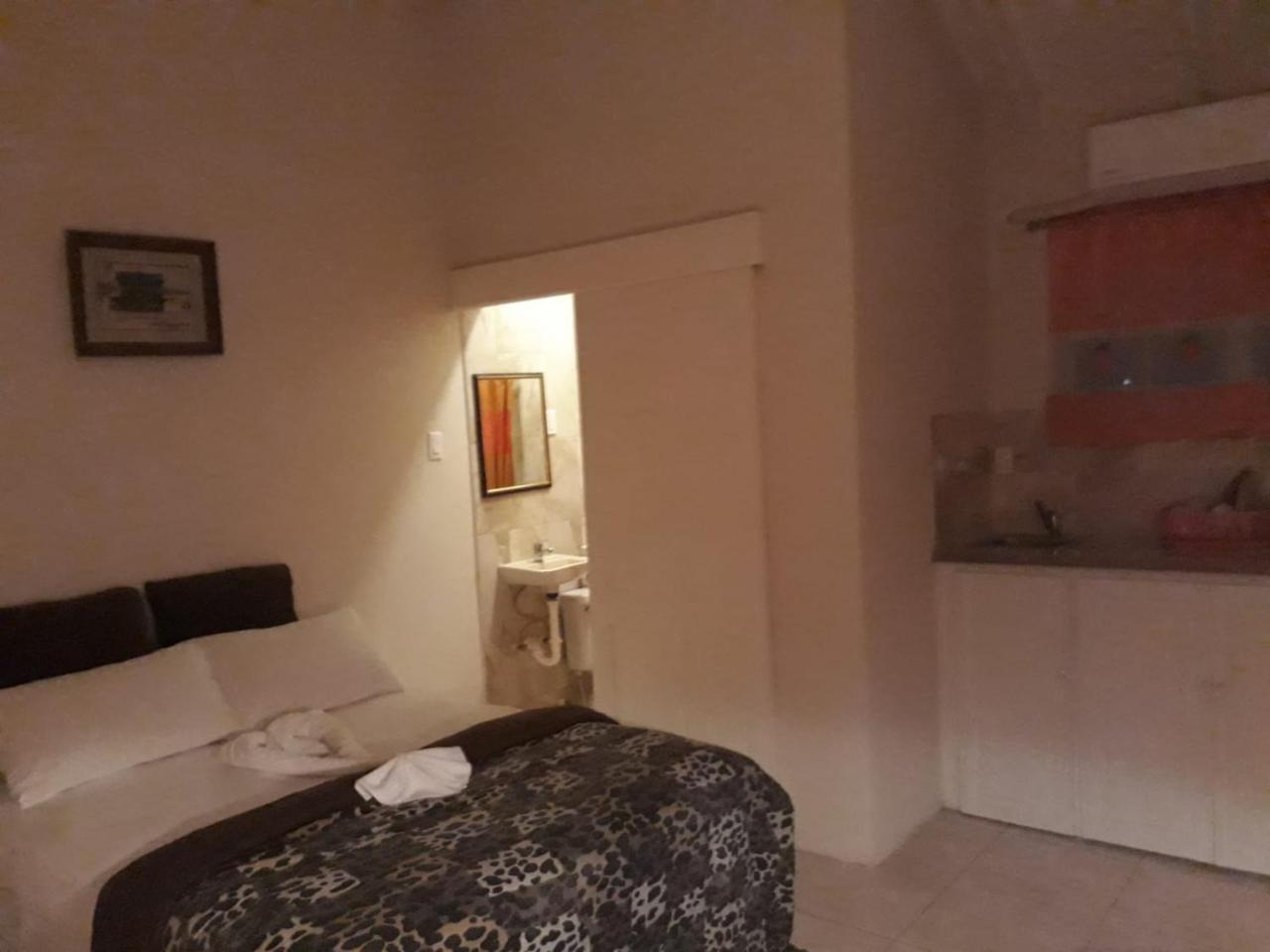 Haven House Apartments Christ Church Esterno foto